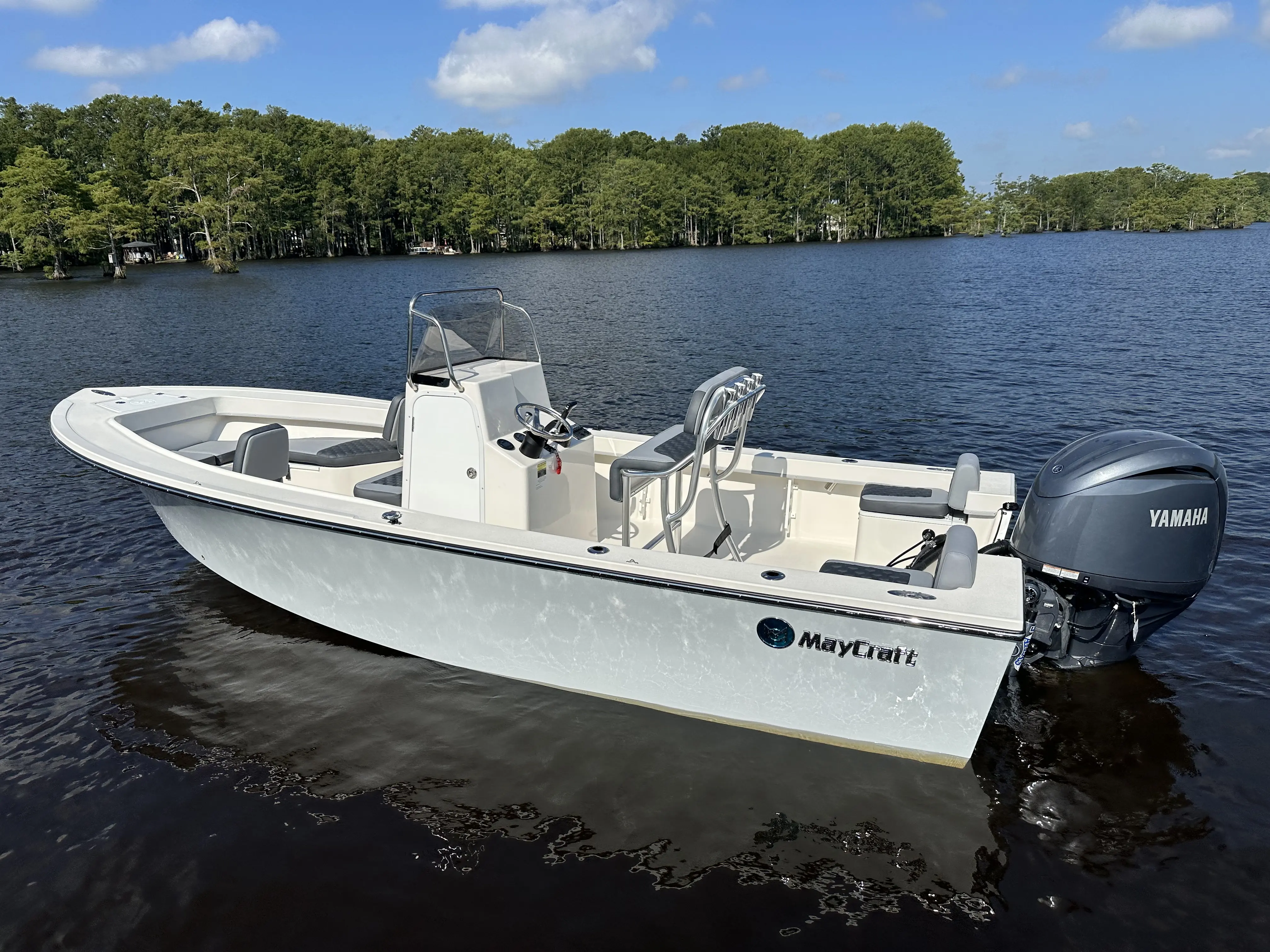208 CC exterior